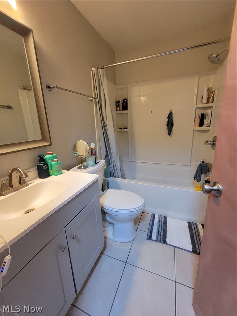 471/475 Garfield Street Struthers OH 44471