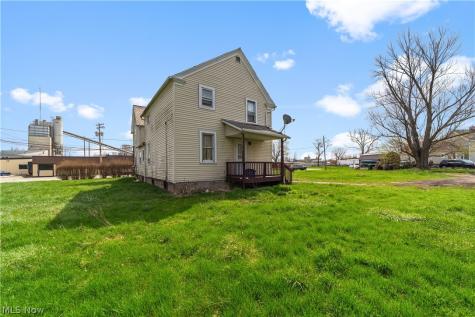 122 Elbe Street Elyria OH 44035