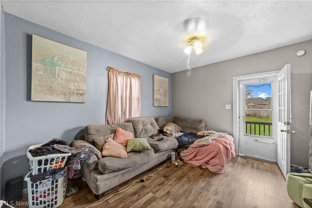 122 Elbe Street Elyria OH 44035