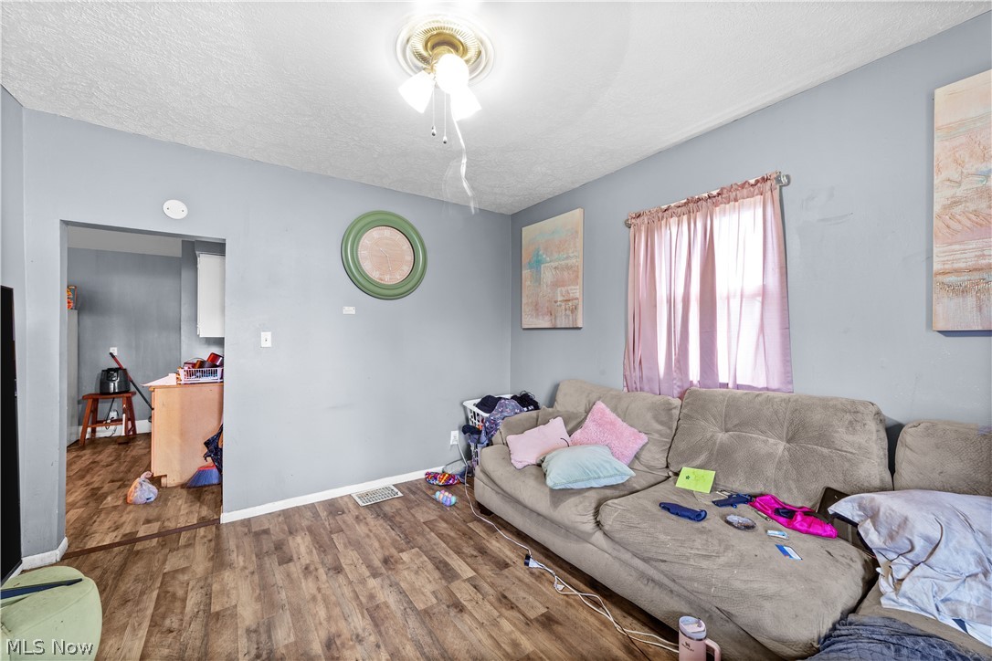 122 Elbe Street Elyria OH 44035