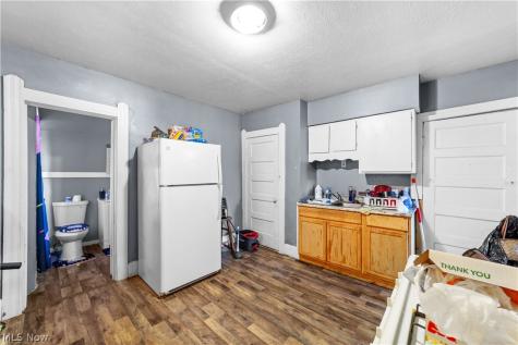 122 Elbe Street Elyria OH 44035
