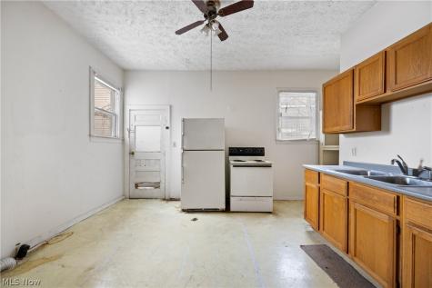 124 Roswell Street Akron OH 44305