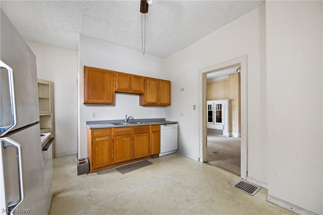 124 Roswell Street Akron OH 44305