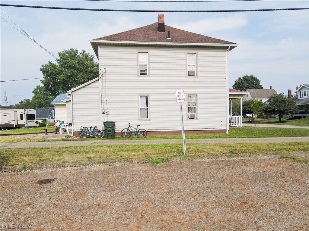 119 4th Street SE Brewster OH 44613