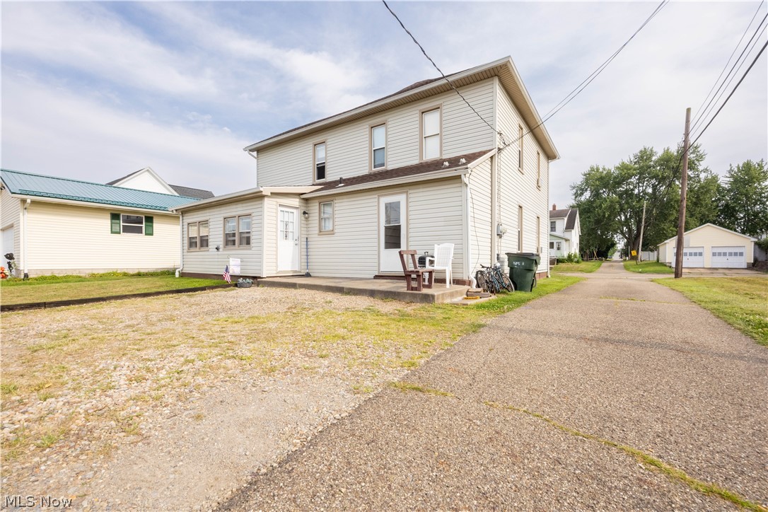 119 4th Street SE Brewster OH 44613