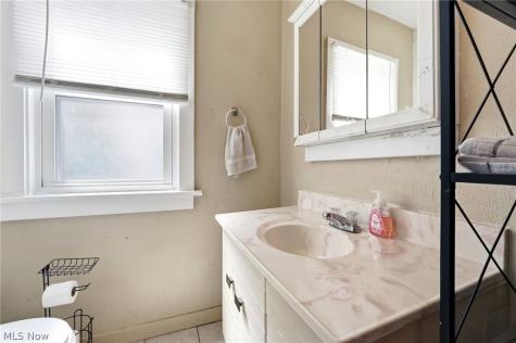 17411 Chagrin Boulevard Shaker Heights OH 44120