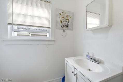 17411 Chagrin Boulevard Shaker Heights OH 44120
