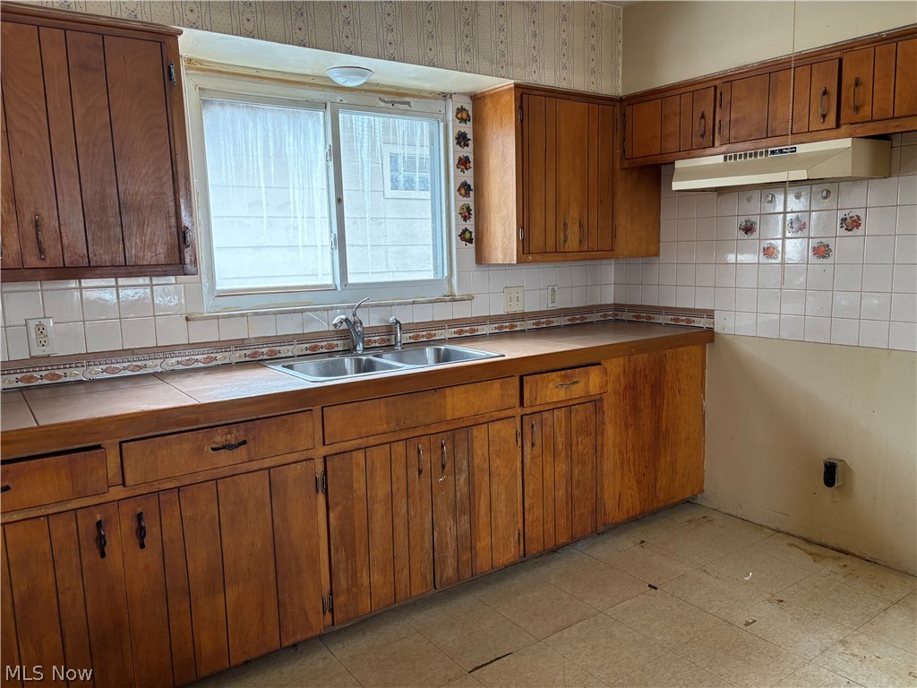 1628 Merrill Avenue Akron OH 44306