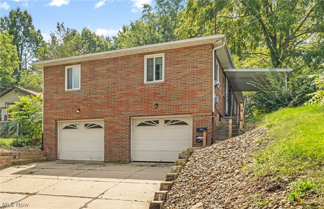 2358 & 2360 Congo Street Akron OH 44305