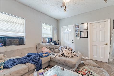 7602 Berry Avenue Cleveland OH 44102