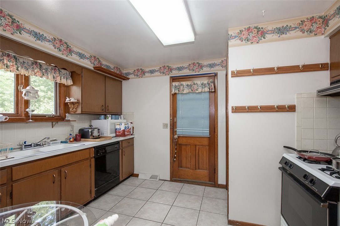 5144 Orchard Park Drive Parma OH 44134