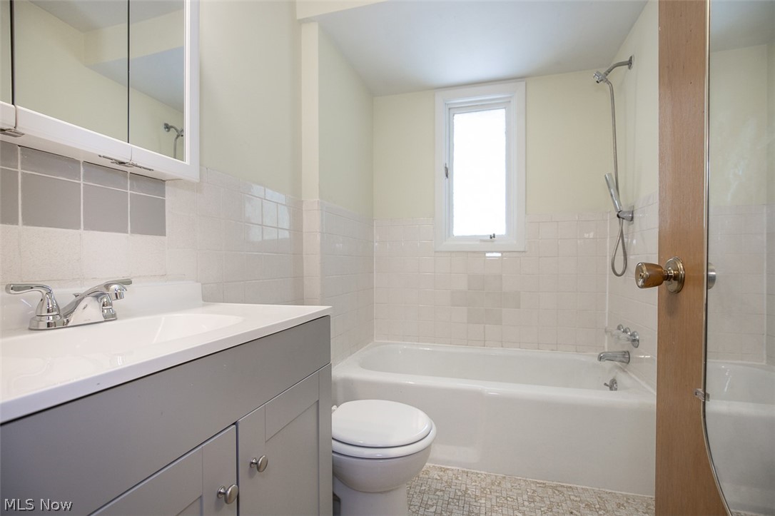 5144 Orchard Park Drive Parma OH 44134