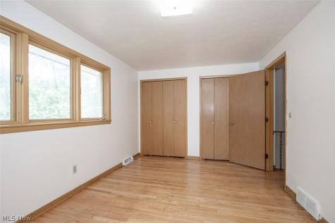 5144 Orchard Park Drive Parma OH 44134