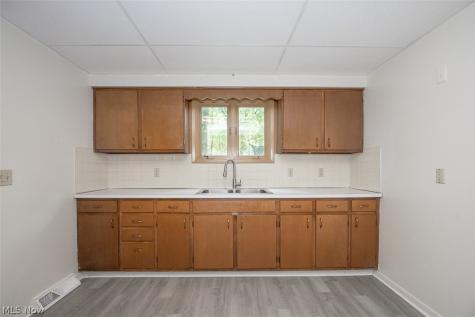 5144 Orchard Park Drive Parma OH 44134