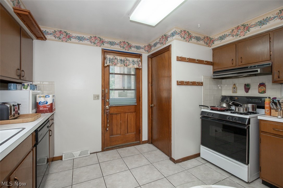 5144 Orchard Park Drive Parma OH 44134