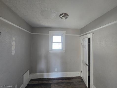 1087 E 64th Street Cleveland OH 44103