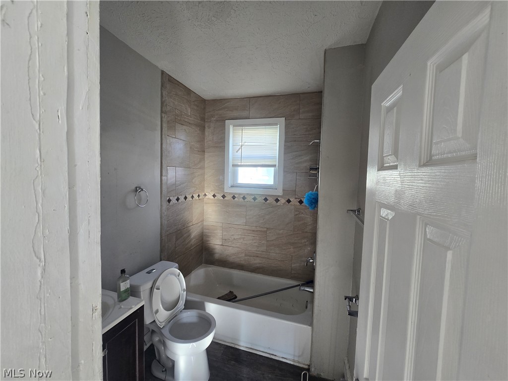 1087 E 64th Street Cleveland OH 44103
