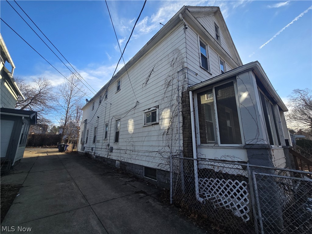 1087 E 64th Street Cleveland OH 44103