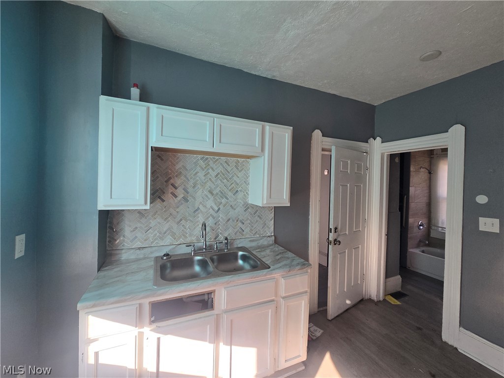 1087 E 64th Street Cleveland OH 44103
