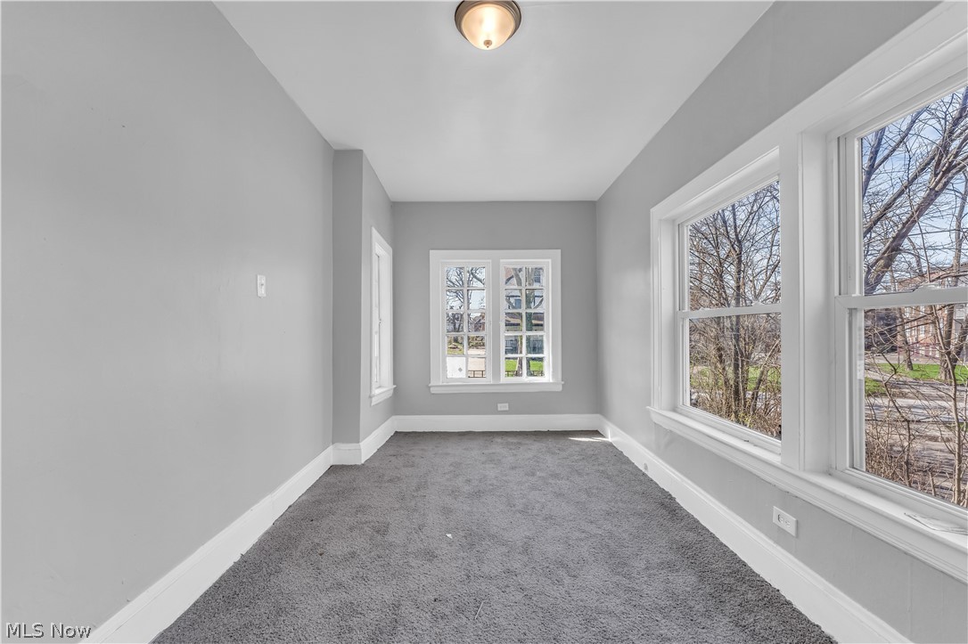 1523 Hillcrest Road East Cleveland OH 44118