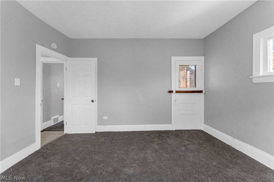 1523 Hillcrest Road East Cleveland OH 44118