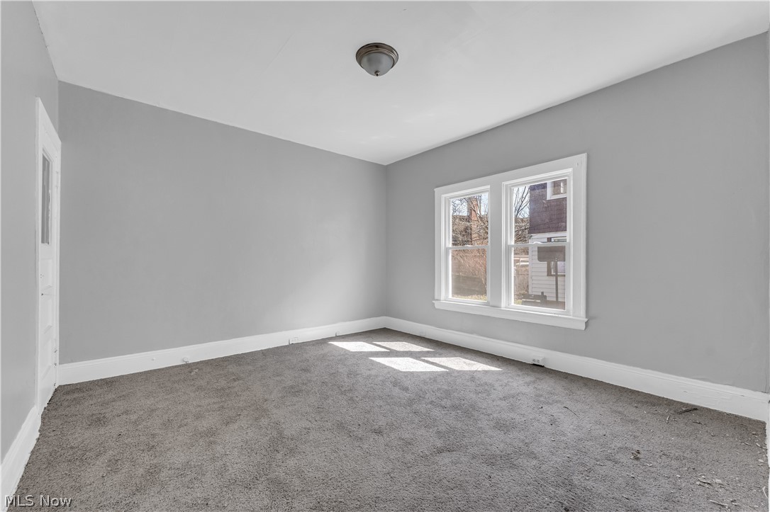 1523 Hillcrest Road East Cleveland OH 44118