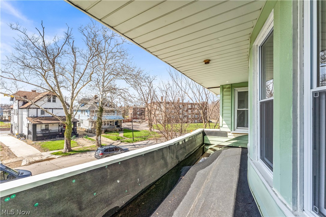 1523 Hillcrest Road East Cleveland OH 44118