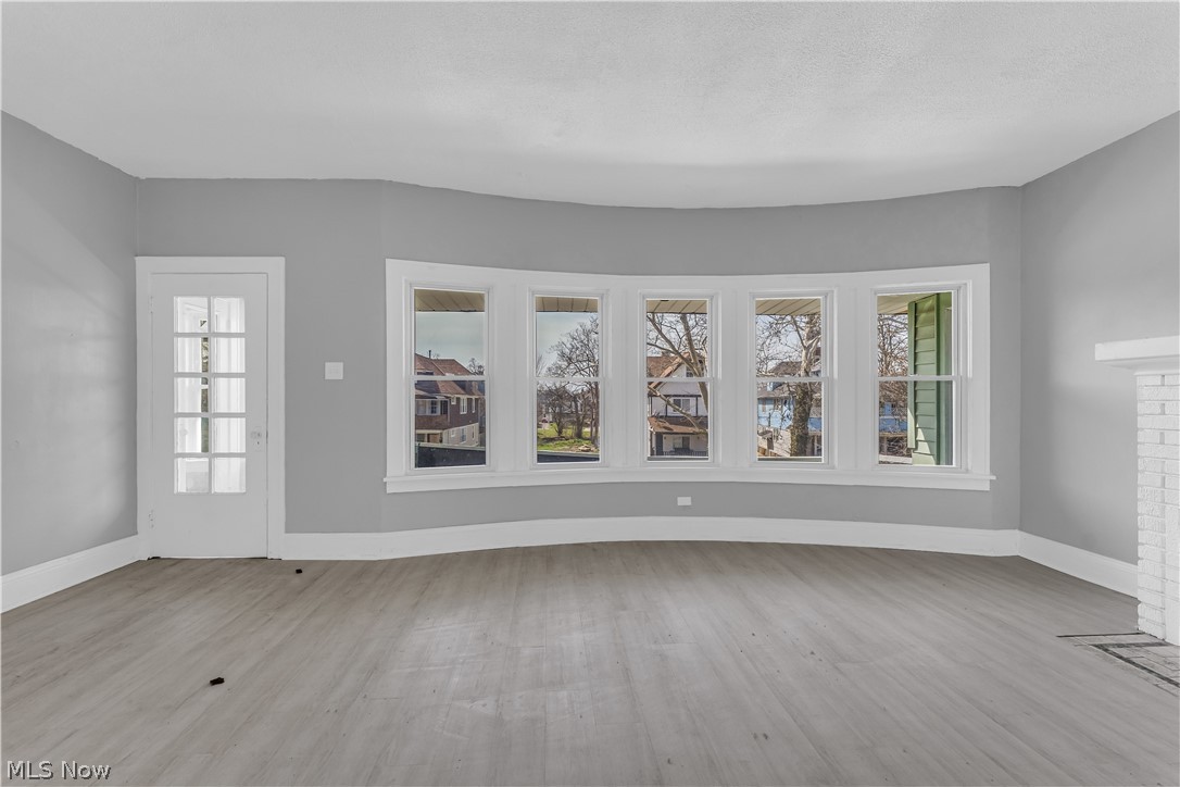 1523 Hillcrest Road East Cleveland OH 44118