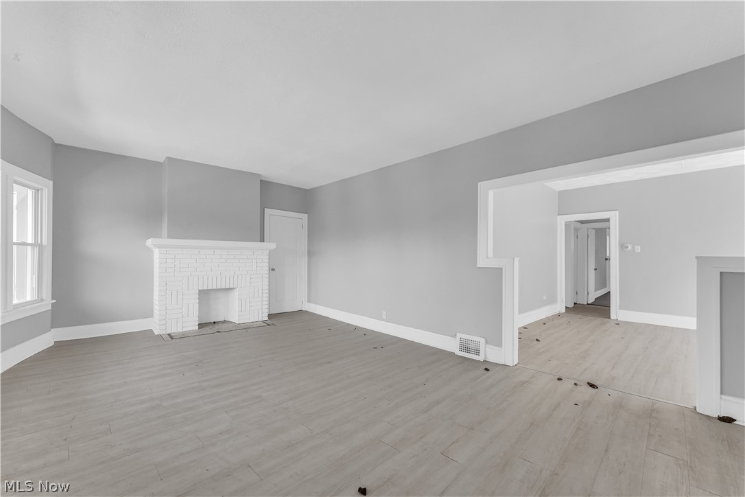 1523 Hillcrest Road East Cleveland OH 44118