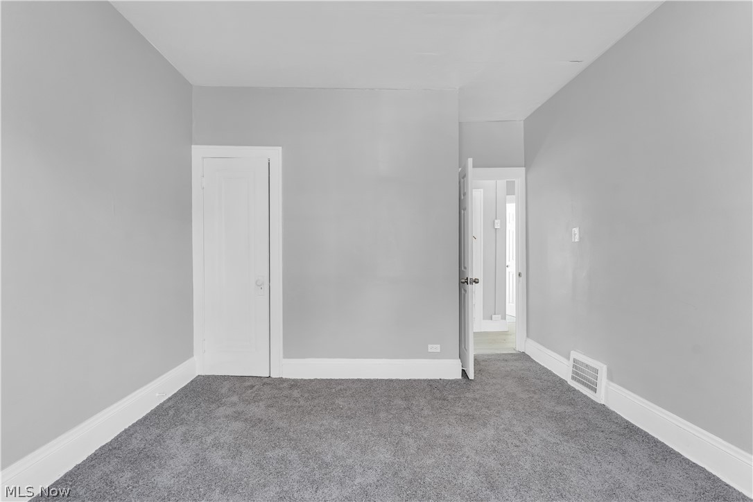 1523 Hillcrest Road East Cleveland OH 44118