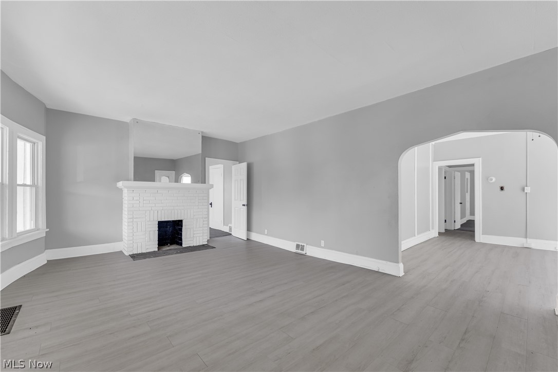 1523 Hillcrest Road East Cleveland OH 44118