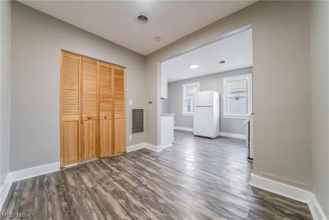 2809 Archwood Avenue Cleveland OH 44109