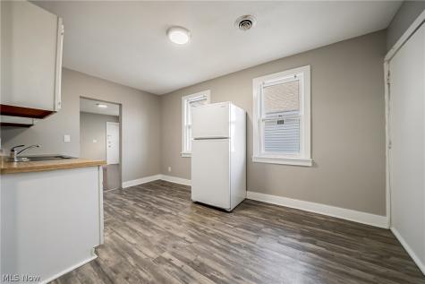 2809 Archwood Avenue Cleveland OH 44109
