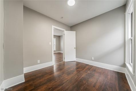 2809 Archwood Avenue Cleveland OH 44109