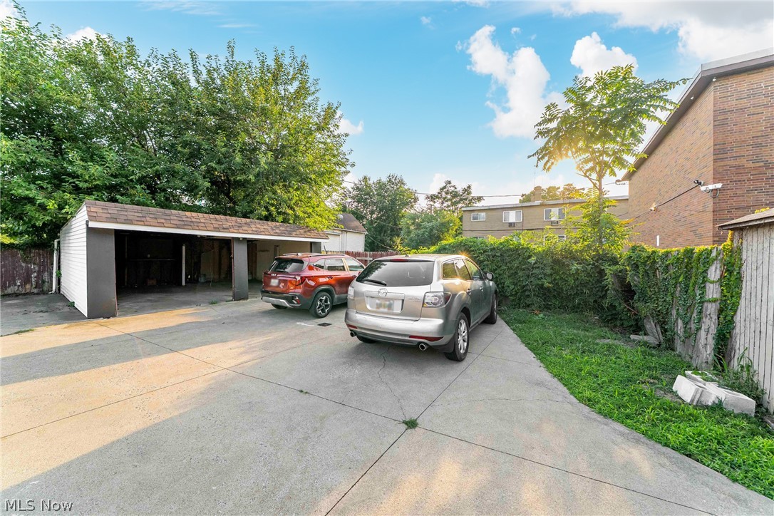 2809 Archwood Avenue Cleveland OH 44109