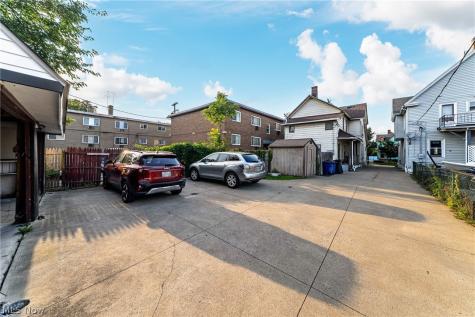 2809 Archwood Avenue Cleveland OH 44109