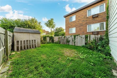 2809 Archwood Avenue Cleveland OH 44109