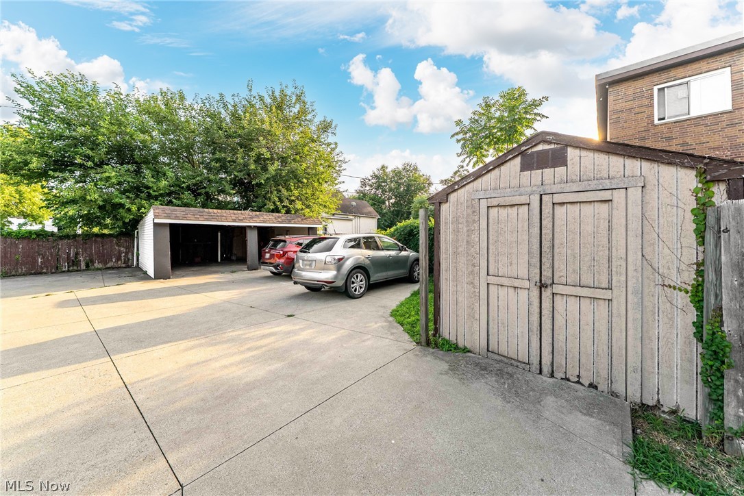 2809 Archwood Avenue Cleveland OH 44109