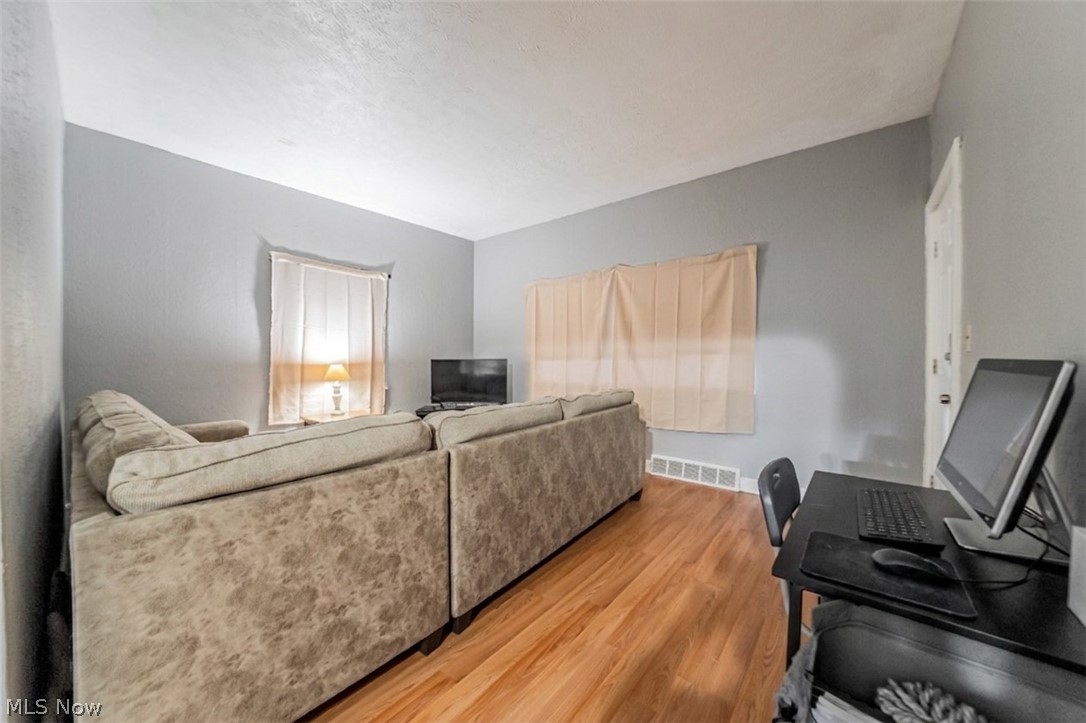 2809 Archwood Avenue Cleveland OH 44109