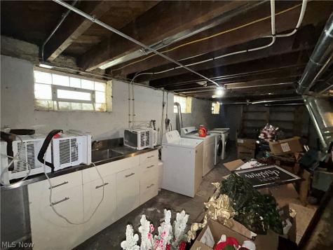 1305 W 106th Street Cleveland OH 44102