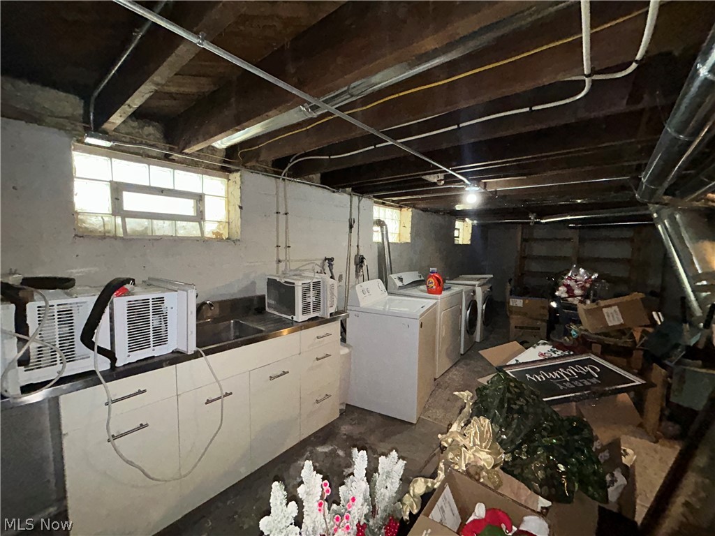 1305 W 106th Street Cleveland OH 44102