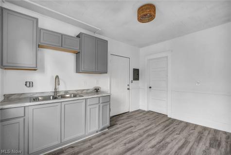 1068 E 68th Street Cleveland OH 44103