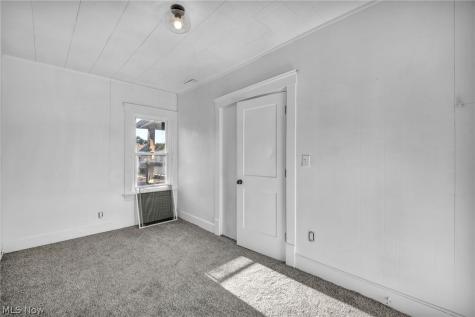 1068 E 68th Street Cleveland OH 44103