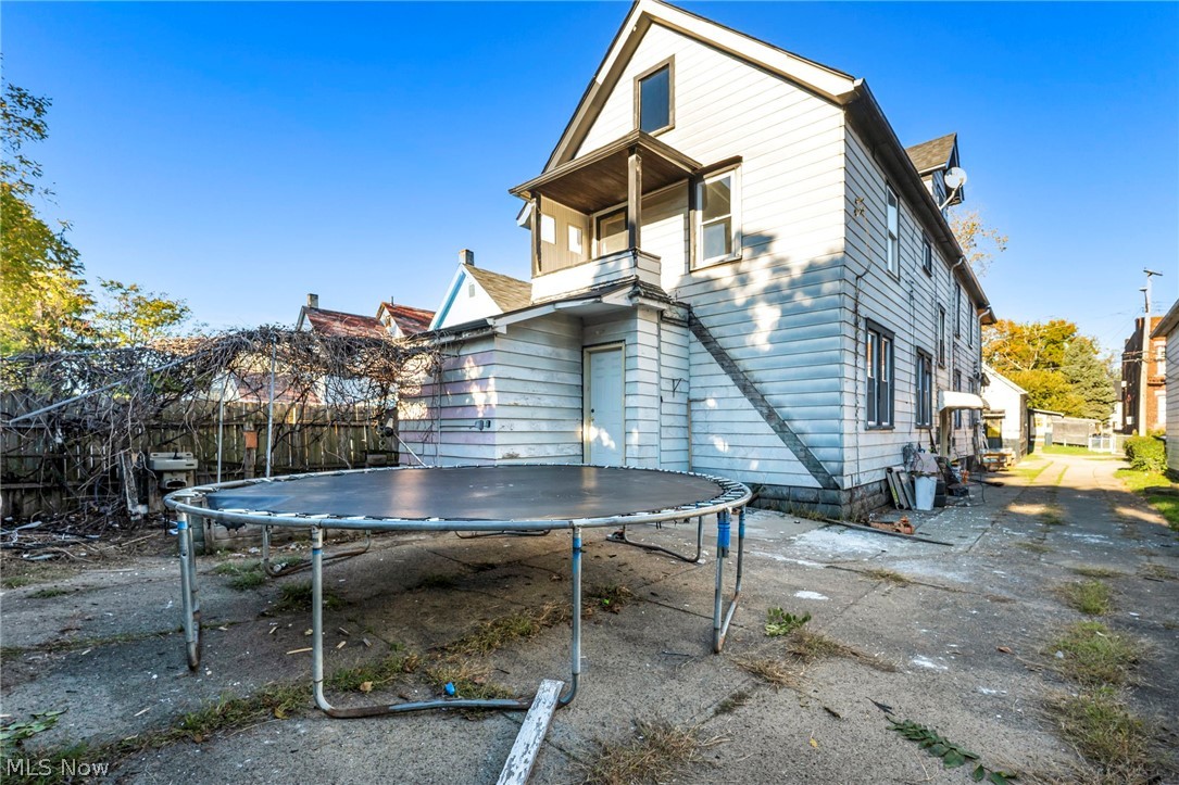 1068 E 68th Street Cleveland OH 44103