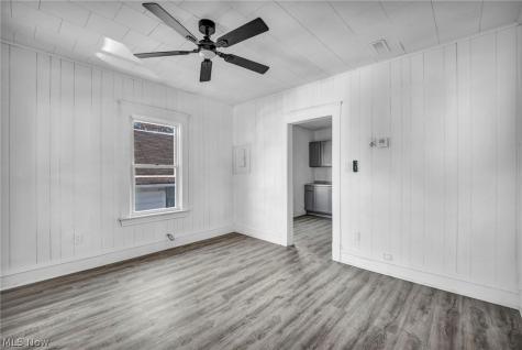 1068 E 68th Street Cleveland OH 44103
