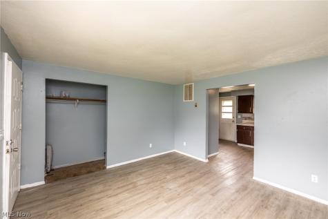 211 Brace Avenue Elyria OH 44035