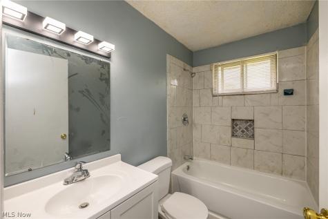 211 Brace Avenue Elyria OH 44035