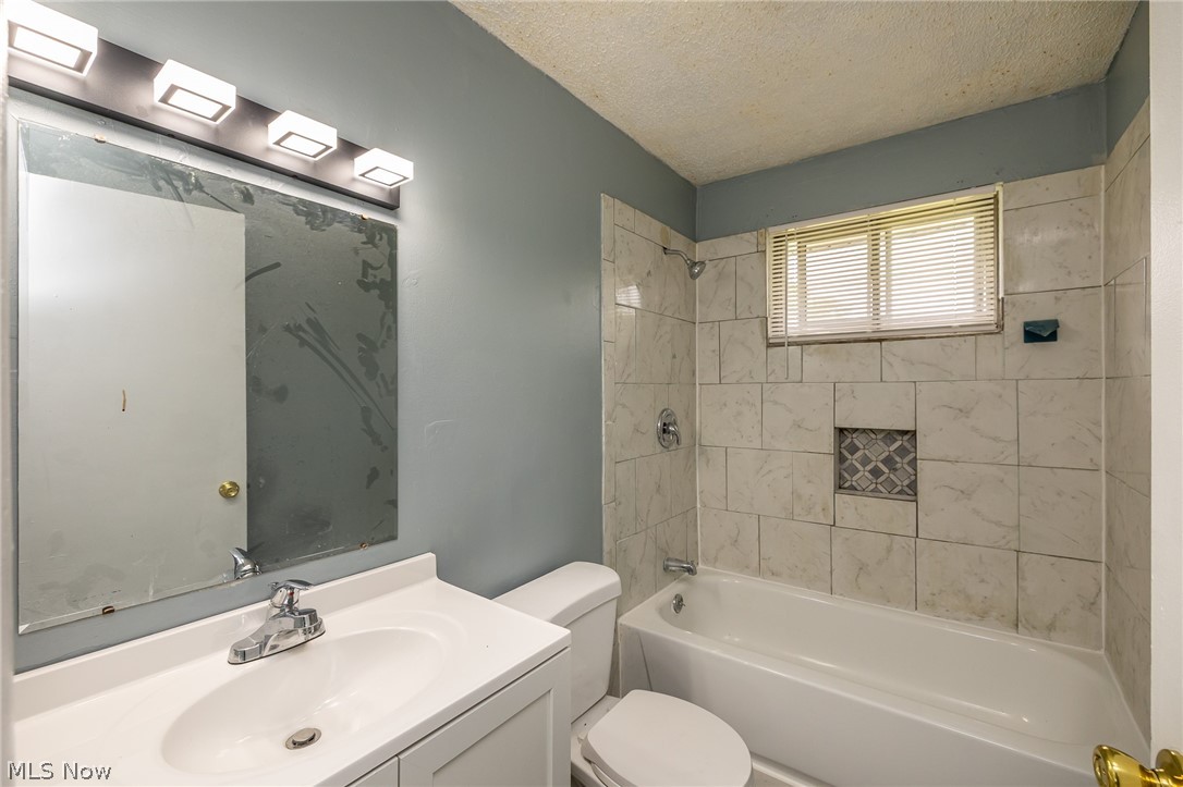 211 Brace Avenue Elyria OH 44035