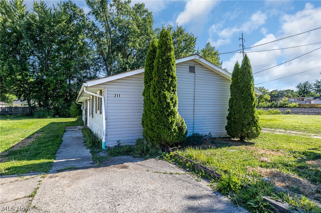 211 Brace Avenue Elyria OH 44035