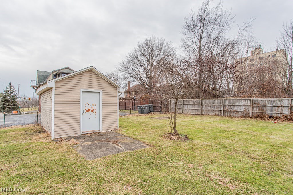 826 Michigan Avenue Youngstown OH 44504